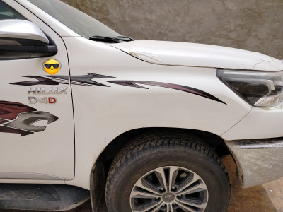 automobiles-toyota-hilux-2023-44-ouargla-algerie