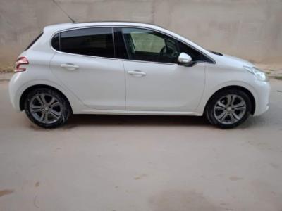 citadine-peugeot-208-2015-allure-facelift-tiaret-algerie