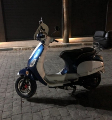 motos-scooters-roma-2-as-motors-2022-hassi-messaoud-ouargla-algerie