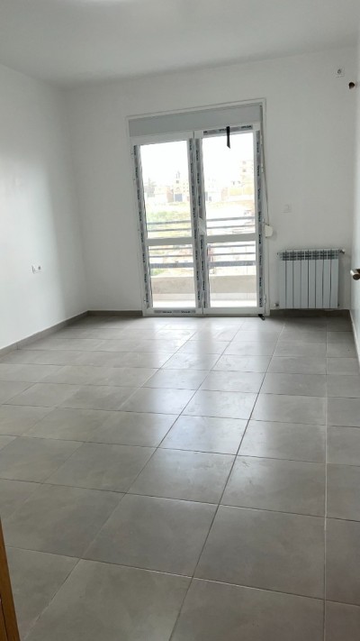 بيع شقة 3 غرف تيبازة القليعة