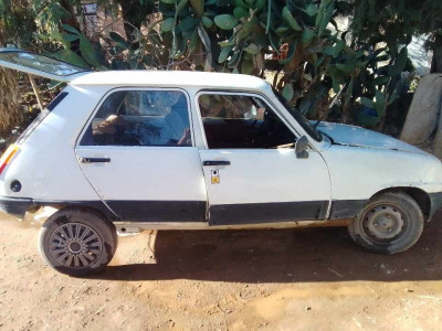 sedan-renault-18-1984-el-hamdania-medea-algeria