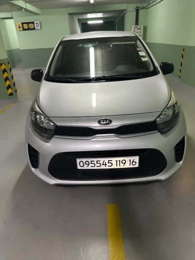 LOCATION DE VÉHICULES NEUFS