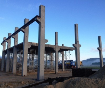 hangars en béton préfabriqué 