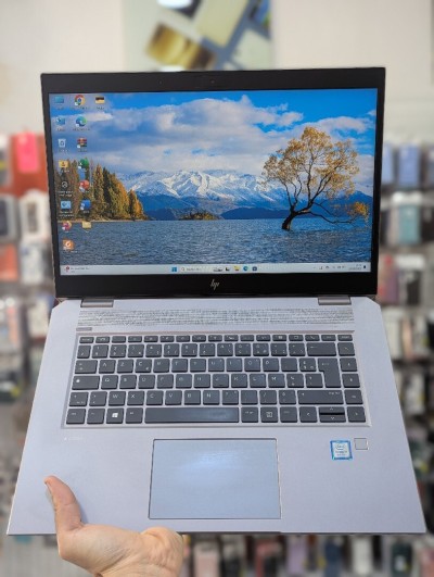 HP ZBOOK STUDIO G5  I7 8750H 16GB 512 SSD  NVME NVIDIA QUADRO P1000 4G