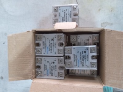 Lot de 9 relais statiques BOTRIC neufs