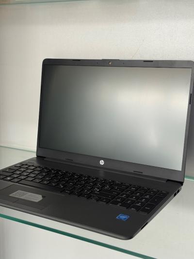 laptop HP 250 G8