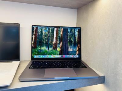 MacBook pro 2023 M2 pro