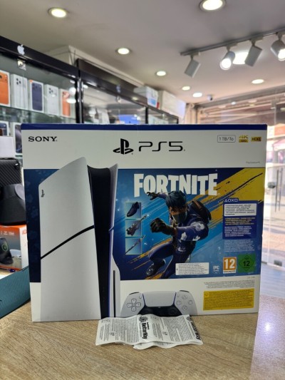 Ps5 slim 1TB européen