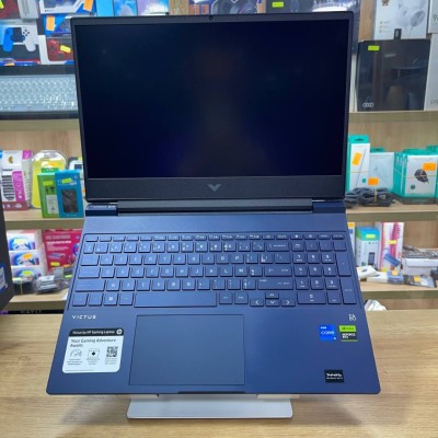 hp victus 15 INTEL CORE  i5 12450h 16 GB 512 SSD  RTX 3050 4gb 15.6" 