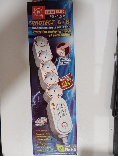 MULTIPRISE AVEC PROTECTION 1.5M 05 Prises CAMELEC