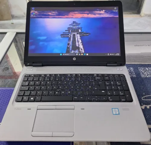 HP elitebook 820 G1 i5 4ème 8 Go de Ram 256 Go Stockage-clavier lumineux  Windows 10 - office