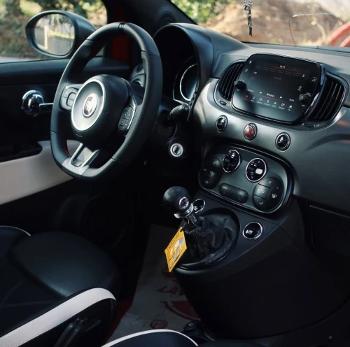 Location de voiture la rochelle Fiat 500s