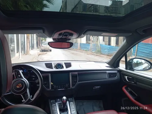Porsche Macan 2018 2.0L 258 CH TOUTE OPTIONS 1ERE MAIN 74000KM