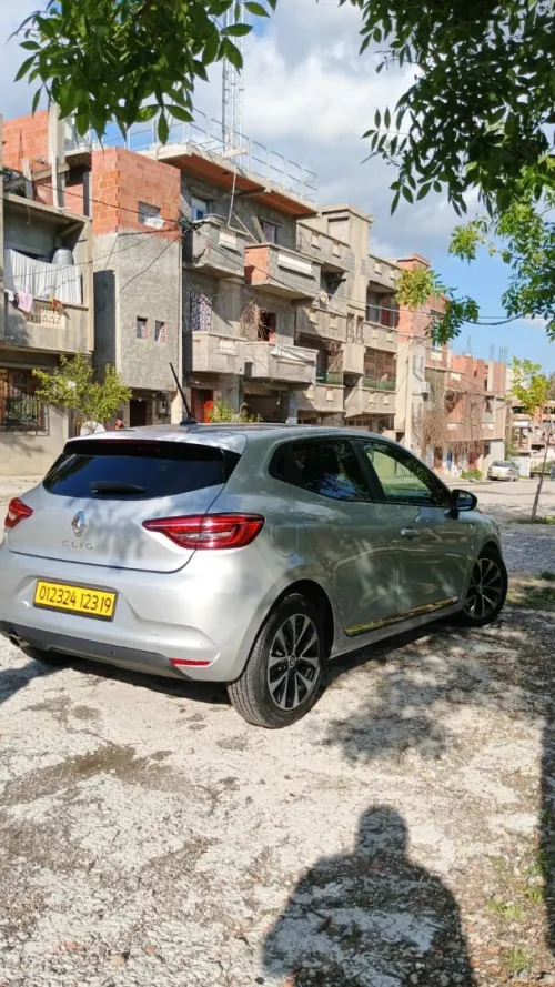 Renault Clio 5  2023 Authentic