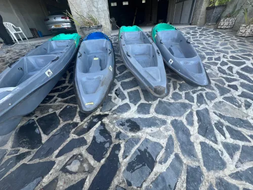 KAYAKS EXCELLENT ETAT 2 PLACES et 1 PLACE