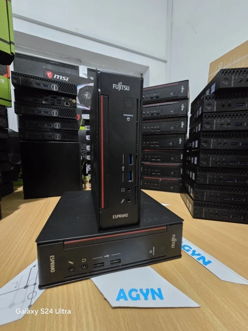 MINI PC Fujitsu Esprimo Q556 Core i3 7e generation 3,2 GHz - SSD 256 Go RAM 4 Go