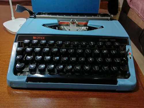 MACHINE A ECRIRE M-OFFICE DE LUXE 1300