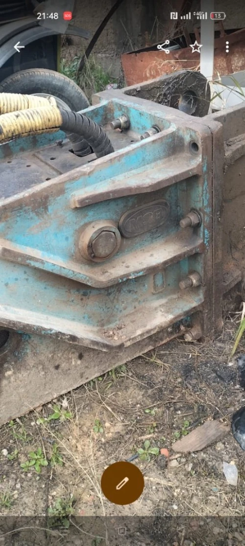 a vendre Marteau brise roche MSB 550