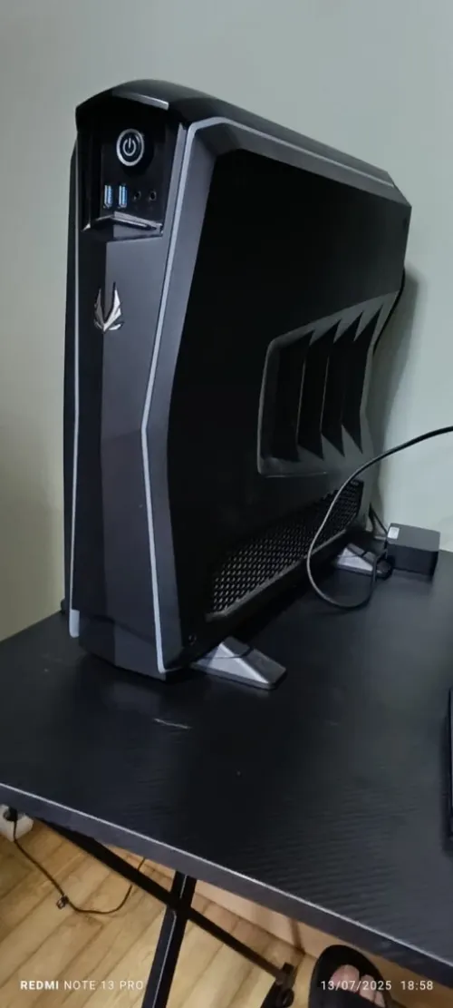 Setup avec PC Gaming - étudiant / Gaming à vendre - Très bon état