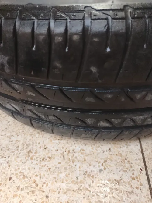 4 Pneus Bridgestone 195/65/15 Vw Caddy