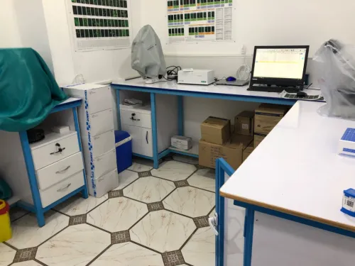 Paillasse (table)laboratoir طاولات المخابر 