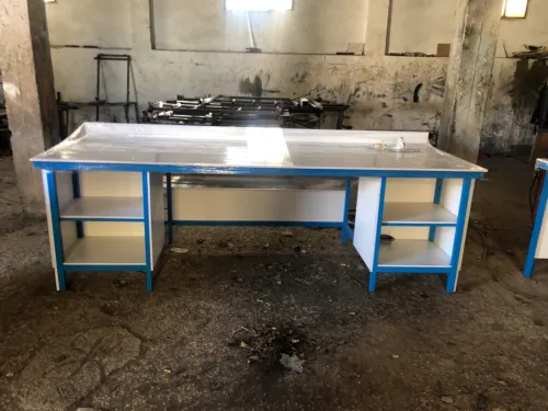 Paillasse (table)laboratoir طاولات المخابر 