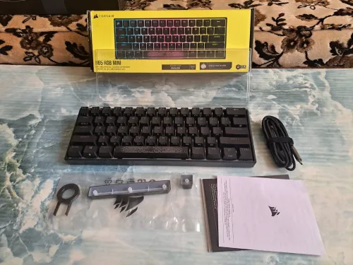 CORSAIR K65 RGB MINI (keyboard gaming)