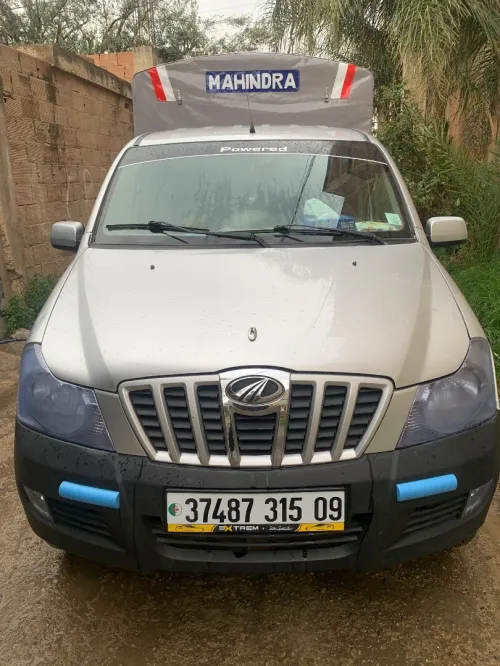 Mahindra Genio 2015 