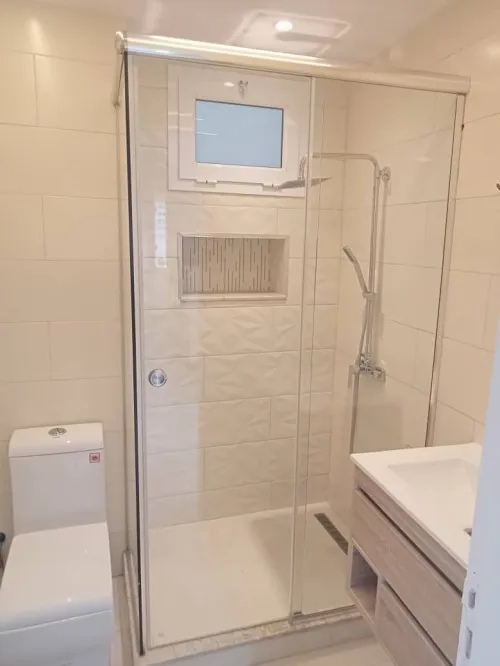 Cabinet de Douche 