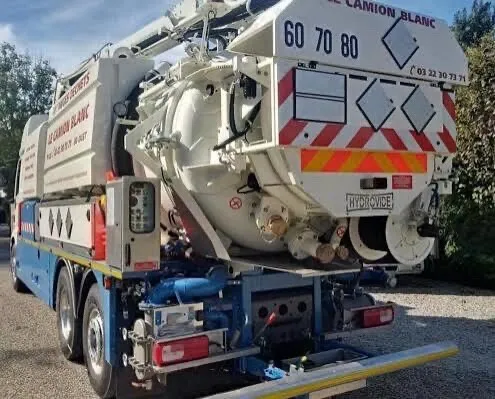 Camion vidange debouchage canalisation de regarde fesse septique