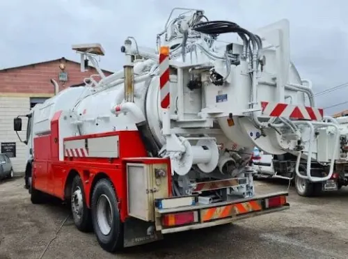 Camion vidange debouchage canalisation de regarde fesse septique