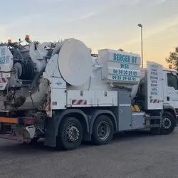 Camion vidange debouchage canalisation de regarde fesse septique
