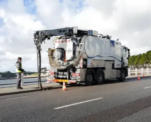 Camion débouchage vidange nettoyage 