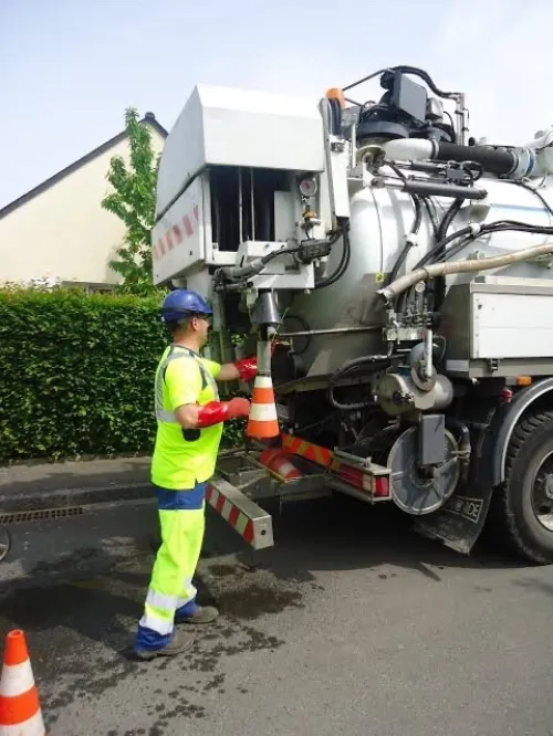 Camion débouchage vidange nettoyage canalisation Curage 