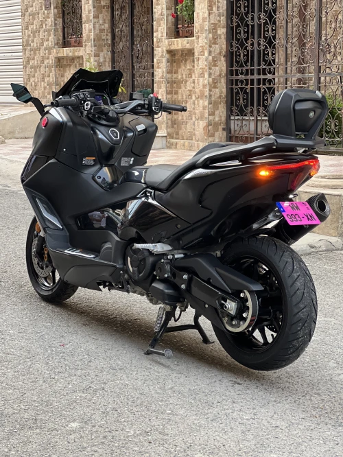Yamaha T max 2022
