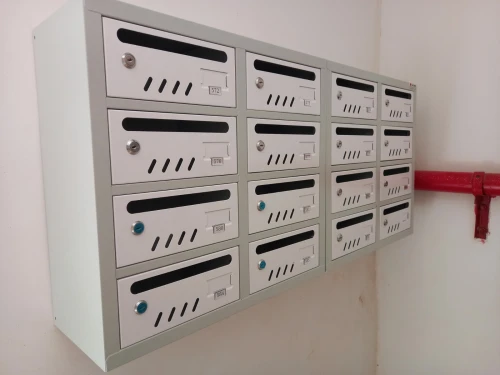 BOÎTES AUX LETTRES COLLECTIVES 