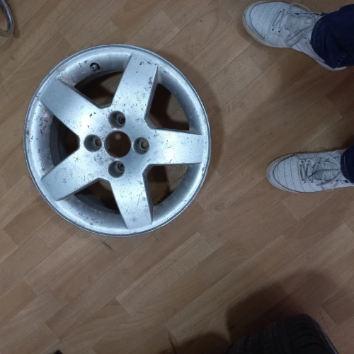 Vend 3 pneus