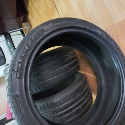 Vend 3 pneus