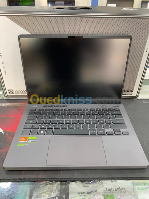 Asus ROG ZEPHYRUS G14 Ryzen 9 7940Hs - RAM 32 GB DDR5 - SSD 1TB GEN4  -  RTX 4060 - 14" 2K 165Hz