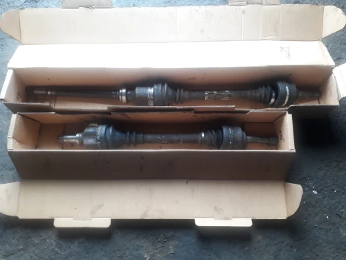 alternateur Demi moteur 1.4 amortisseur  cardan 206 vilbrequin injecteur 1.4 hdi tdci poulie