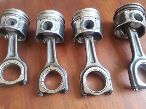 piston 1.4 hdi poussoir hydraulique 1.4 /1.6 hdi couvercle et joint pompe peugoet citroen1.4 essence