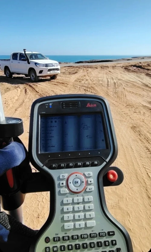 كراء لايكا طوبوغرفيا  leica station total gpsLocation matériel topographique