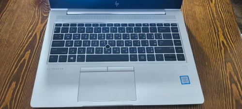 HP Elet book I5 8 G