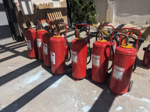 VENTE-Maintenance rechargement vérification des extincteurs sur site