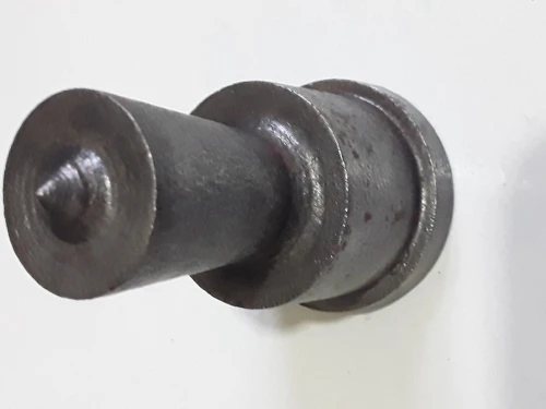Poinçons et matrices pour métal