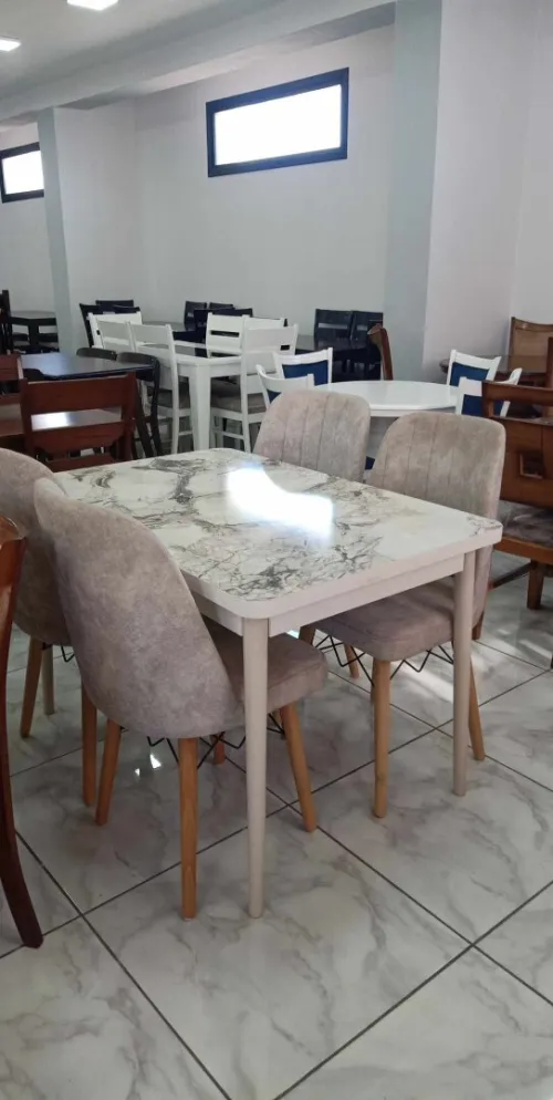 Table 4 chaise bois hêtre