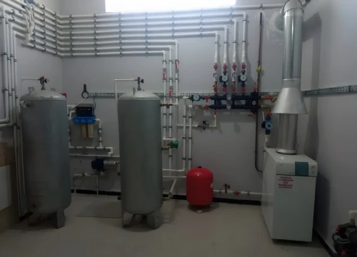 plombier chauffagiste Installation citernes et chauffage central تركيب خزان الماء والتدفئة