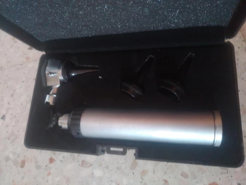 Matériel médical (Otoscope, tensiomètre, stéthoscope, dentaire..)