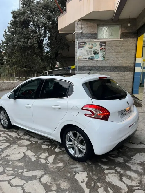 Peugeot 208 2015 Allure