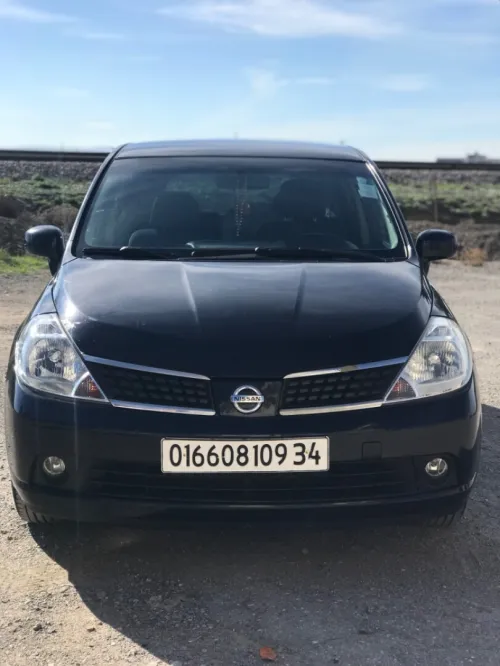 Nissan Tiida 4 portes 2009 Tiida 4 portes